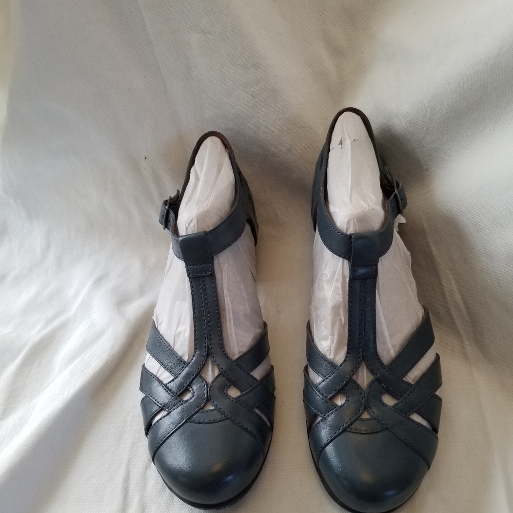 Cobb Hill Aubrey T straps Navy sz 9.5 W